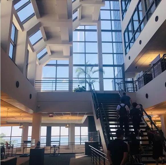 跻身全美前10,以严格录取出名,西北女神带你全方位搞定LLM申请