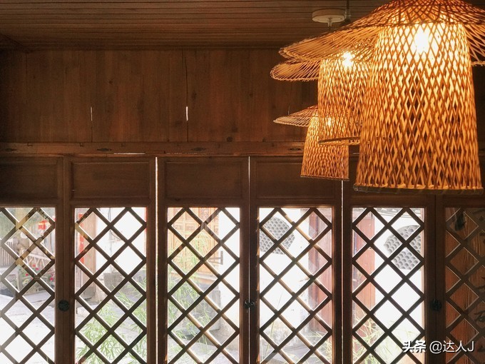 丽江的高颜值客栈逆天了，住一圈连回家的路费都省了！文末有福利