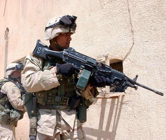 m249机枪和m16真实对比和平精英,和平精英m249和m416哪个好