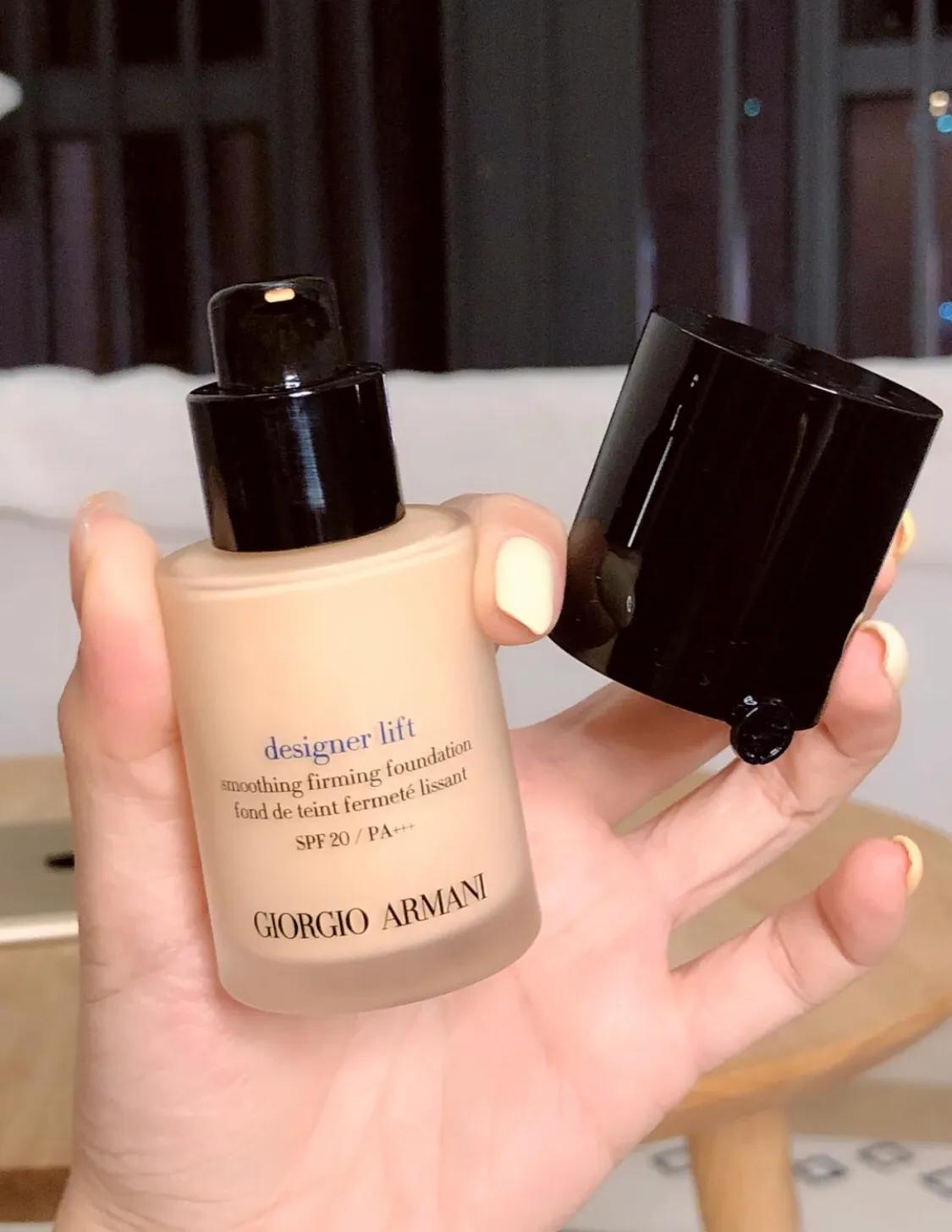 芭比布朗清透持妆粉底液012号试色,干皮粉底液阿蓝测评芭比布朗