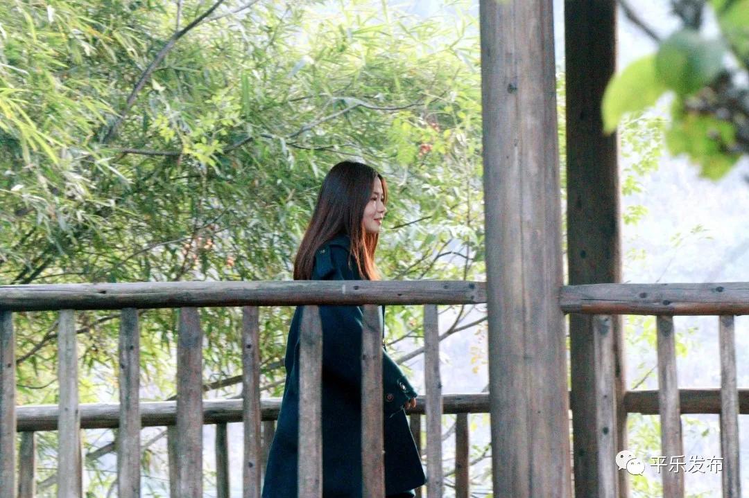 美女游玩桂林漓江,美女去桂林旅游风景太美了