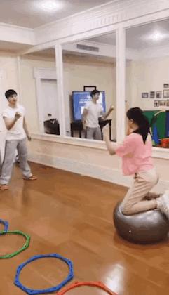 世界冠军对孩子严格训练,世界冠军参加孩子的运动会