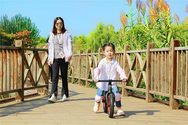 不重视孩子教育的家庭后果,平衡感不足对孩子有什么影响