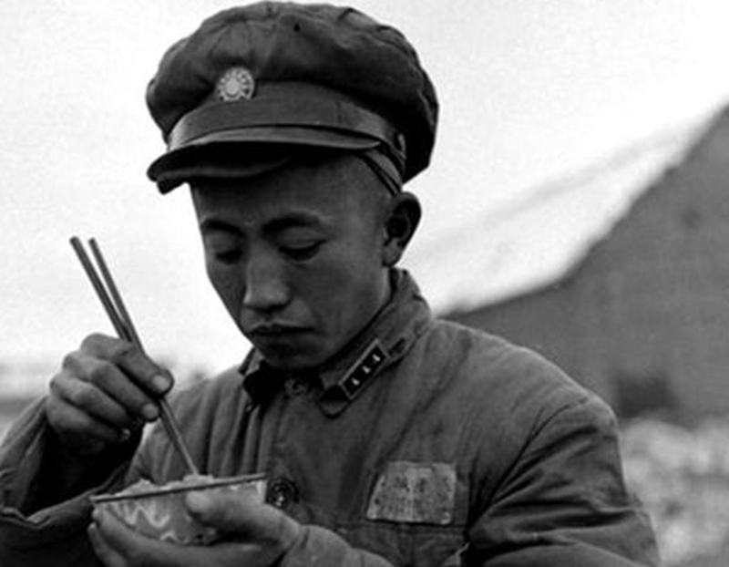 皖南事变的凶手，建国后向解放军投诚，晚年出书揭露国民*党**的阴谋