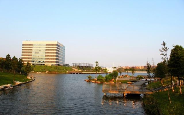 很多人知道顶尖名校复旦大学,却不知道曾经的震旦大学