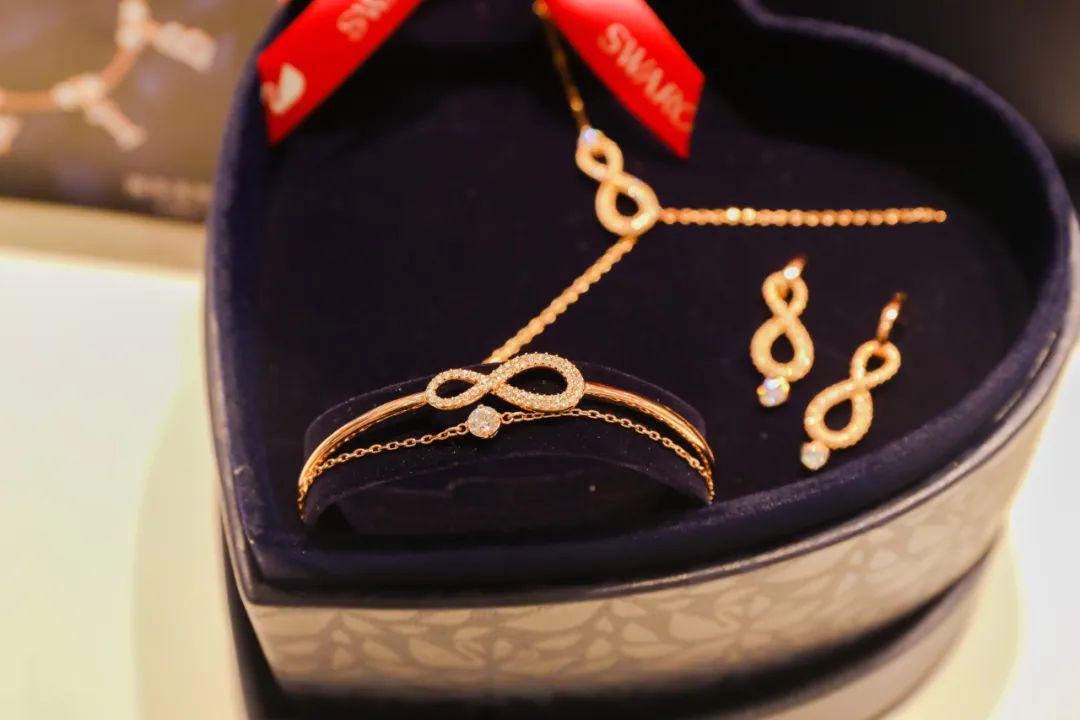 不看血亏！5.9折的克拉钻、买正装送正装的YSL，成都就这儿有