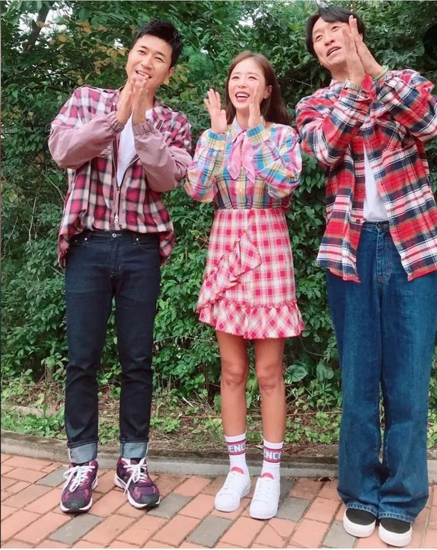 天后因队友吸du人气暴跌，公开承认整形却成蛇精下巴，瘦到脱相