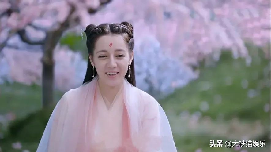 有一种女演员的尴尬，叫“演配角太漂亮，演主角又差了点儿意思”