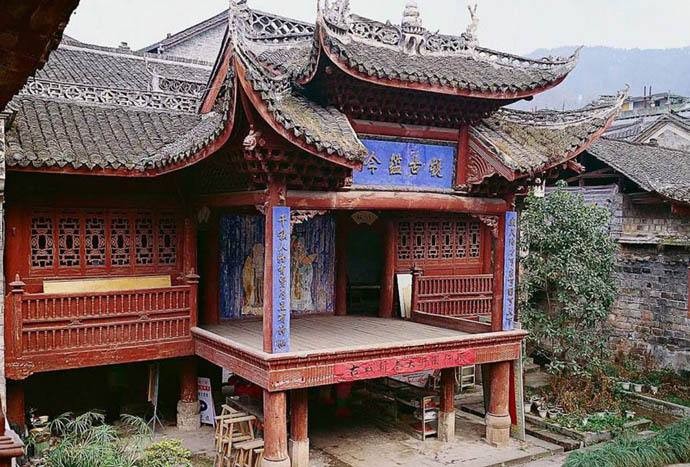 凤凰古城徒步讲解打卡视频,凤凰古城仙剑三取景地打卡