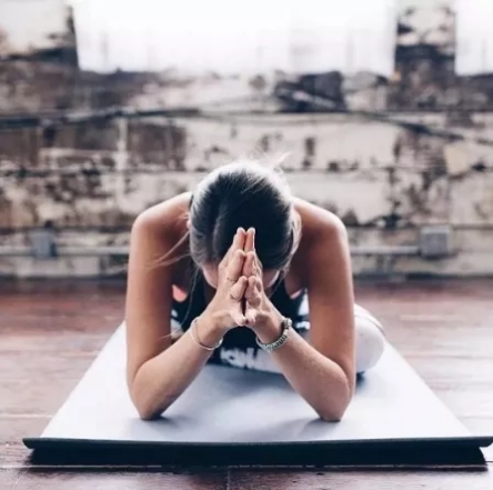 阴瑜伽的好处，谁练谁知道，送你10套超实用的阴瑜伽序列