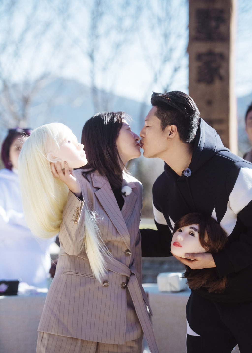 凌潇肃和唐一菲的吻戏,凌潇肃和唐一菲亲吻视频