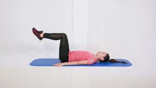 疫情严峻宅在家里怎么练？送给跑者5套不带重样的力量训练动作