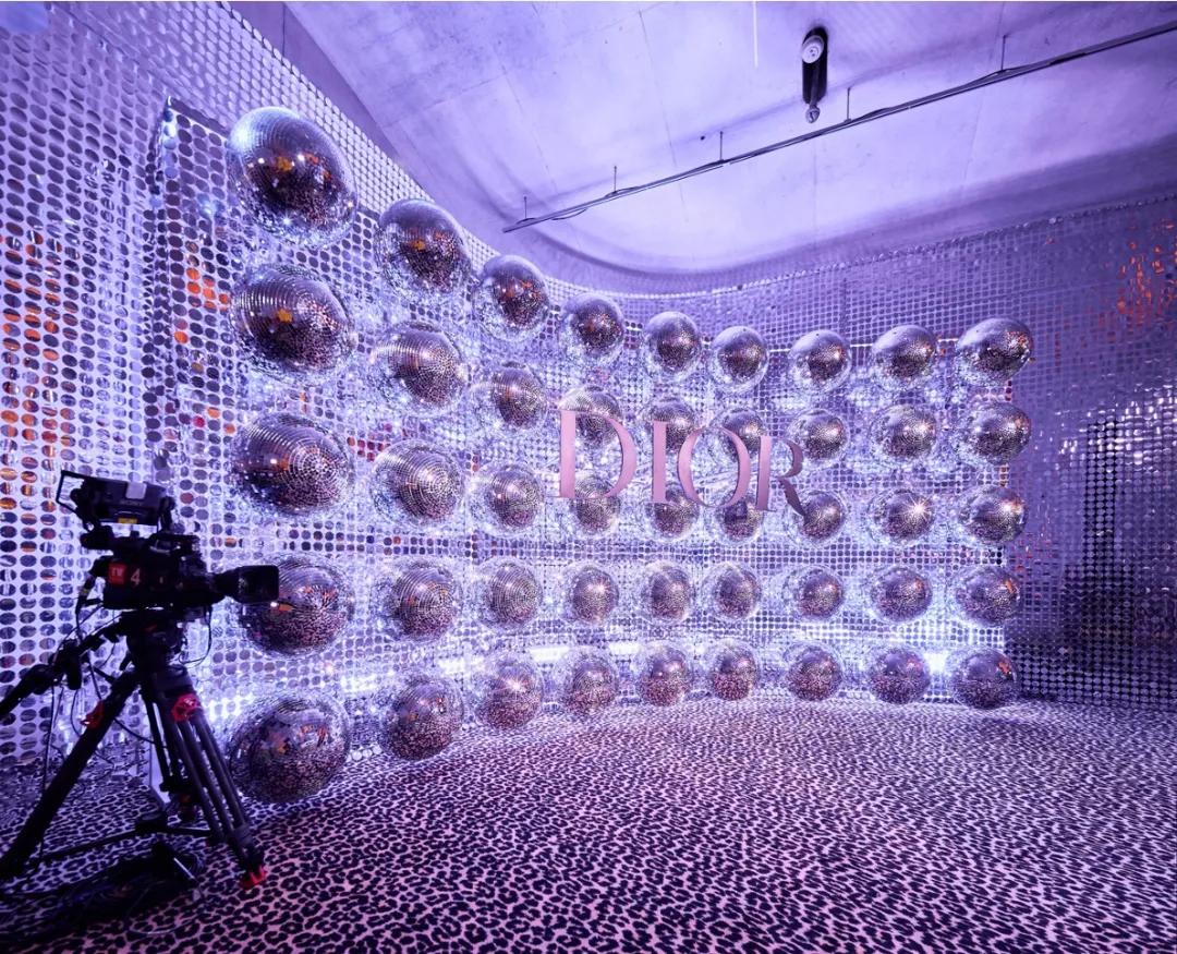 迪奥dior2020走秀冬季款运动鞋,dior2012春夏走秀视频完整版