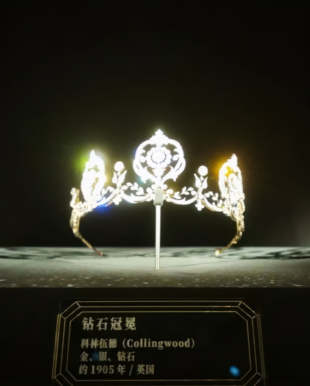 深圳灯光秀与武汉灯光秀,春光无限好深圳