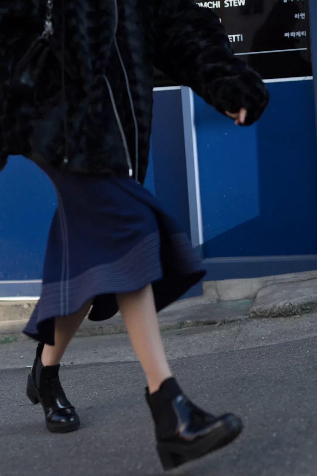 春冬穿搭,秋冬裙子怎么穿温暖又时髦