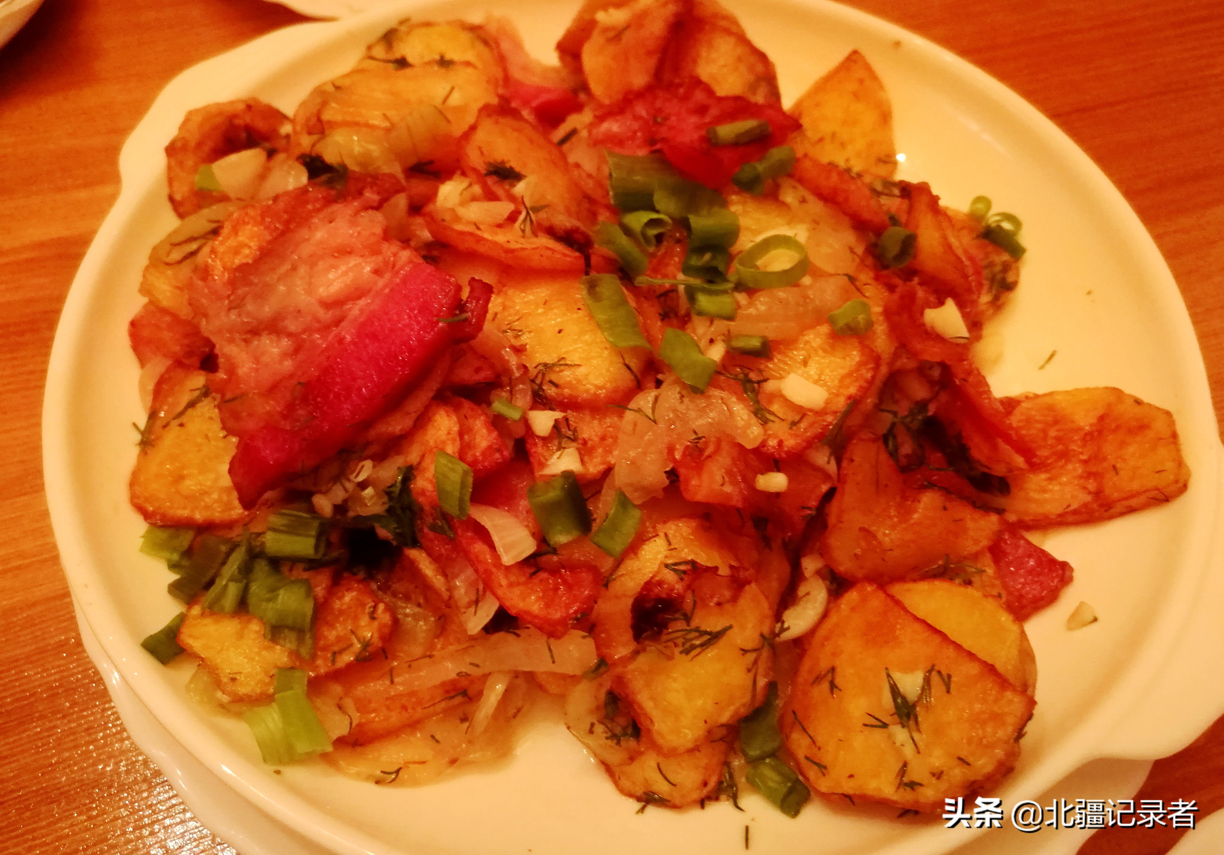 俄罗斯大叔用这些食材招待中国好朋友,中国大叔有话说