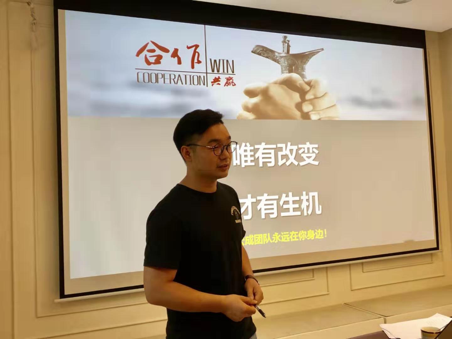 企业里扯皮推诿的情况屡见不鲜,如何处理单位的推诿扯皮