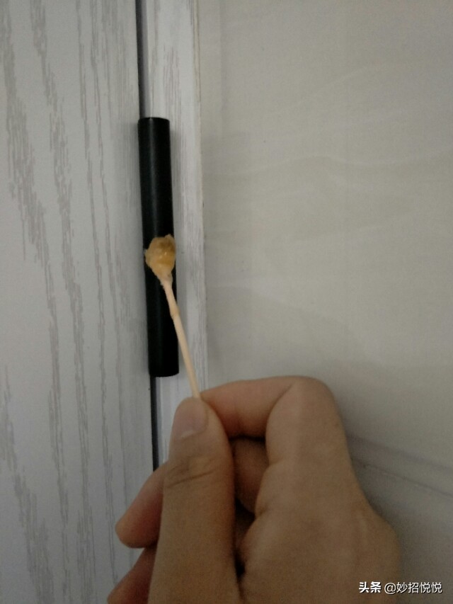 油烟机里清理出来的废油能干啥,油烟机废油不要倒掉帮大忙