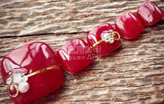 美甲甲片怎么卸掉不伤指甲,贴甲片卸掉后指甲为什么会软