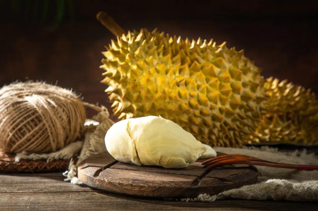 喝酒不能吃榴莲糖吗,喝酒不能吃香蕉是真的吗