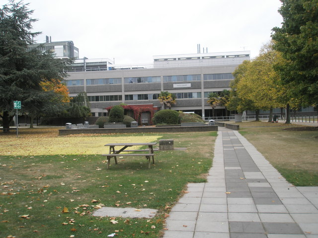 甯冮瞾鍐呭皵澶у,鑻卞浗甯冮瞾鍐呭皵澶у