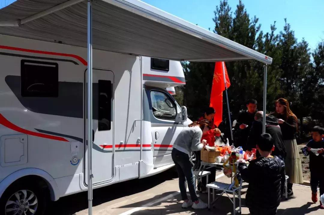 我居然在太原用500块租到了一辆C本就能开的的大房车