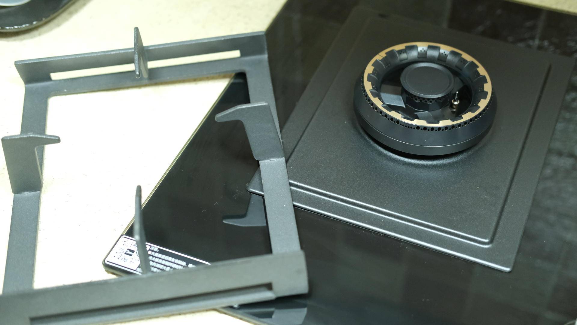 怎样知道燃气灶用了几年了,美的q67燃气灶是高端机吗