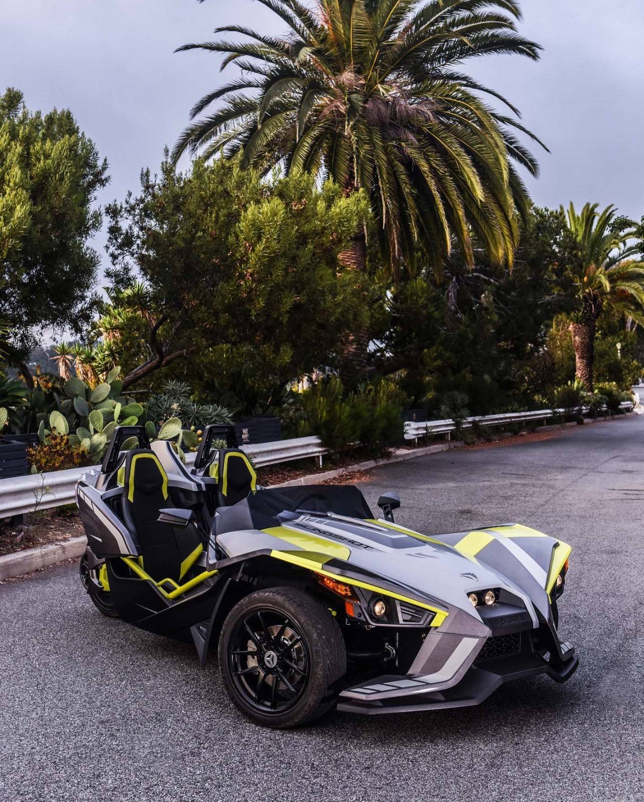 宝马金河星全封闭三轮摩托车,宝马摩托车k1800gt正三轮