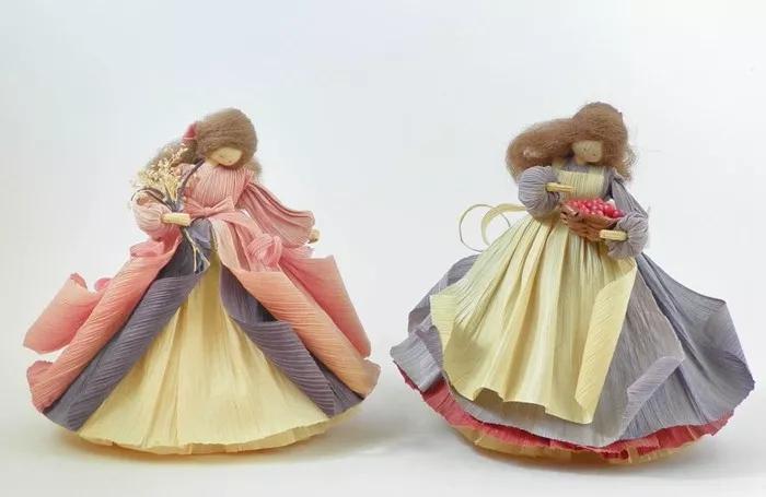 用玉米皮做的手工作品,手工玉米皮编席子教程