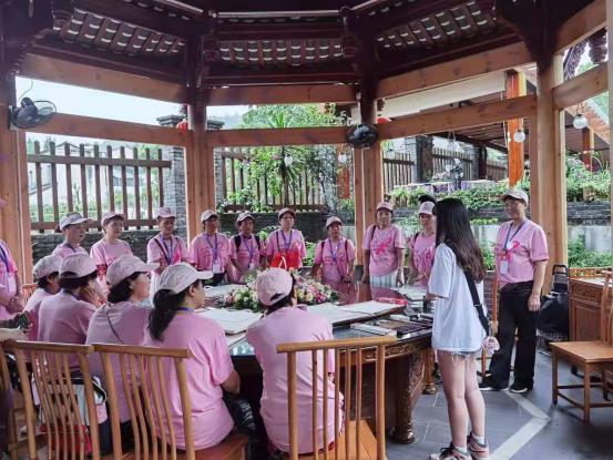 粉红工坊：成都筑梦空间手绘班顺利结业