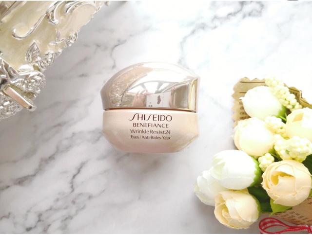 25岁用眼霜还是眼精华,25岁一定要选眼霜