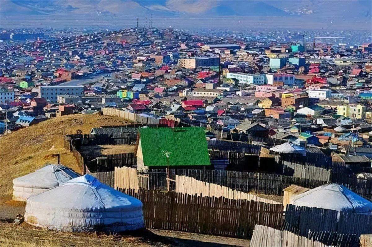 真实的蒙古人情况:扎堆去首都,买不起房子,就住在蒙古包里