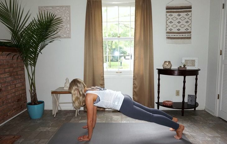 初学瑜伽必练基本动作,入门瑜伽每天必练8个动作