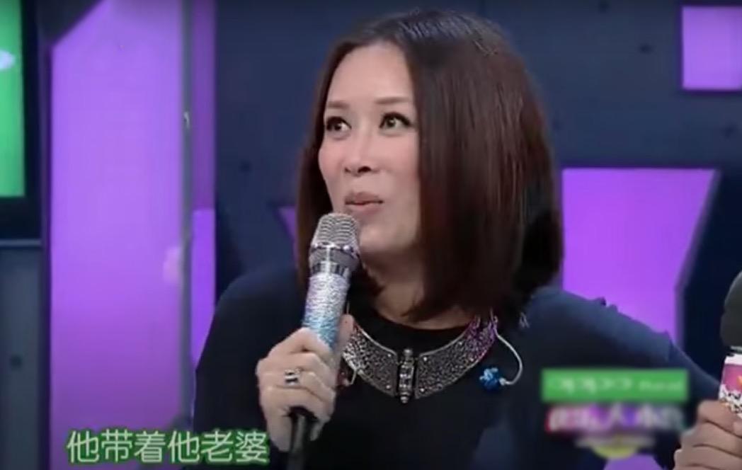 绯闻对象有男有女，但45岁感情仍成谜，他到底在顾忌什么？