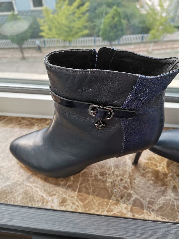 鞋子发霉了能染色吗,鞋子发霉了