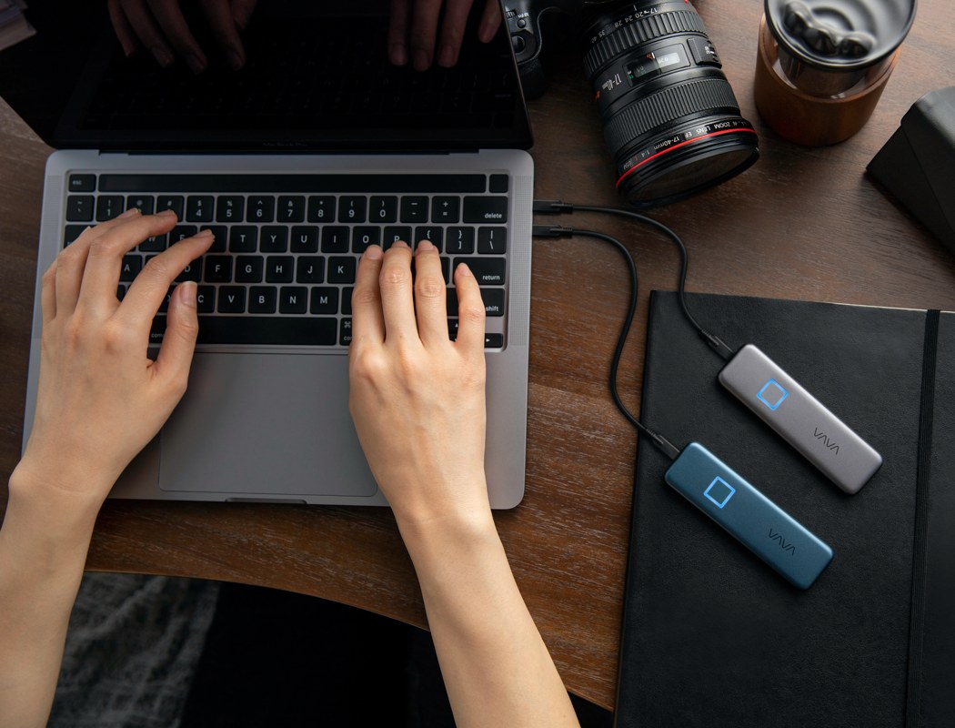 超智设备-带有指纹传感器的便携式SSD将使您取消云存储