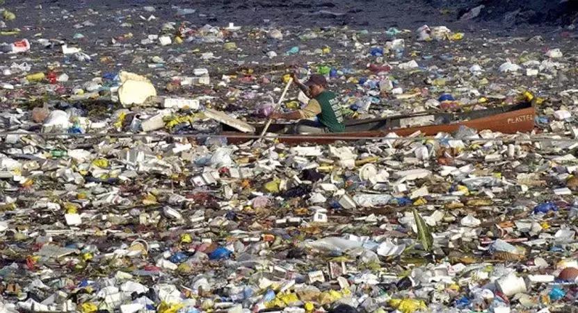 人类到底吃了多少塑料鱼?“深海勇士号”首次曝光海底巨型垃圾场