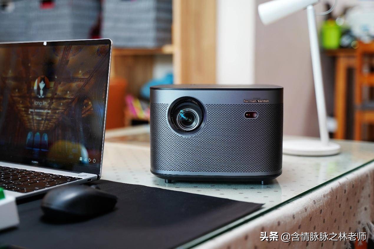 坚果v20投影仪和极米h3s对比,极米投影仪与坚果投影仪哪个更好