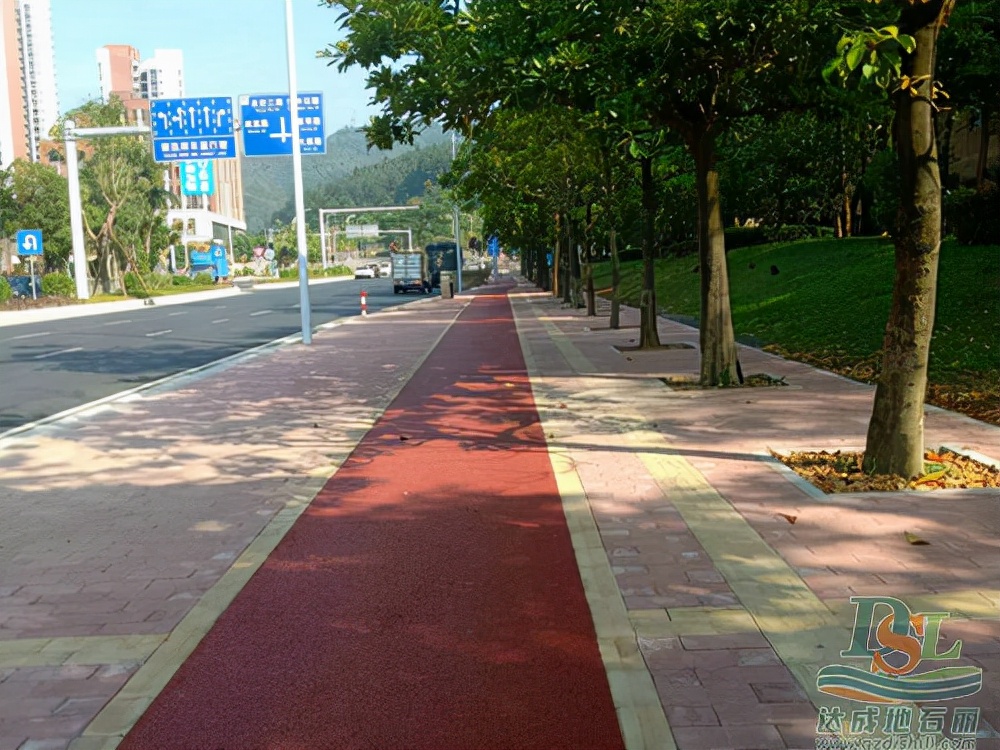 pe管透水土工布施工每平米人工费,透水混凝土人工费用一平方价格