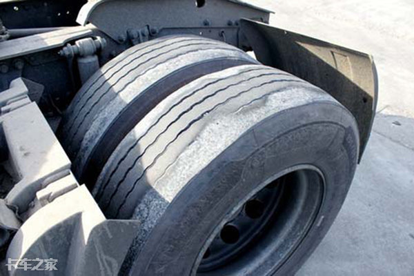防爆胎高速爆胎后正确处理方法,防爆胎夏天跑高速如何防止爆胎