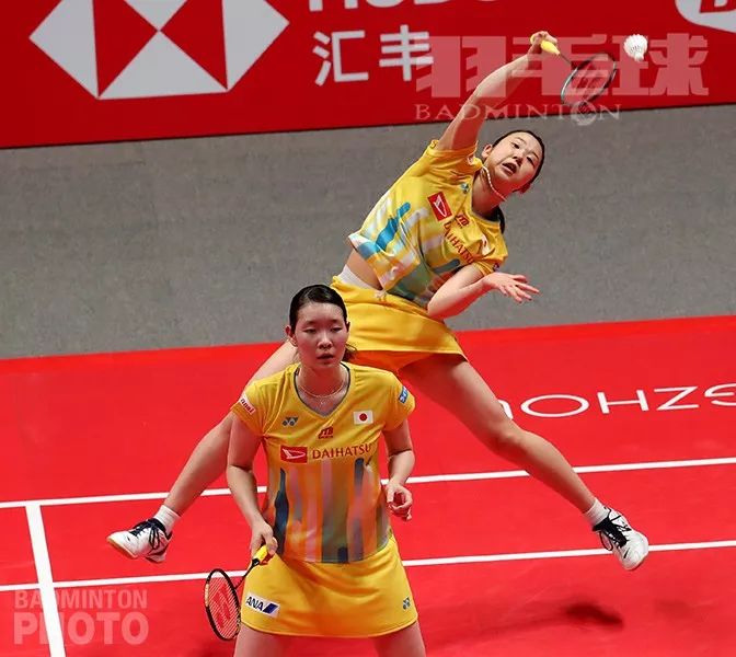 羽毛球后场劈吊动作要领,羽毛球网前推球的三个关键点