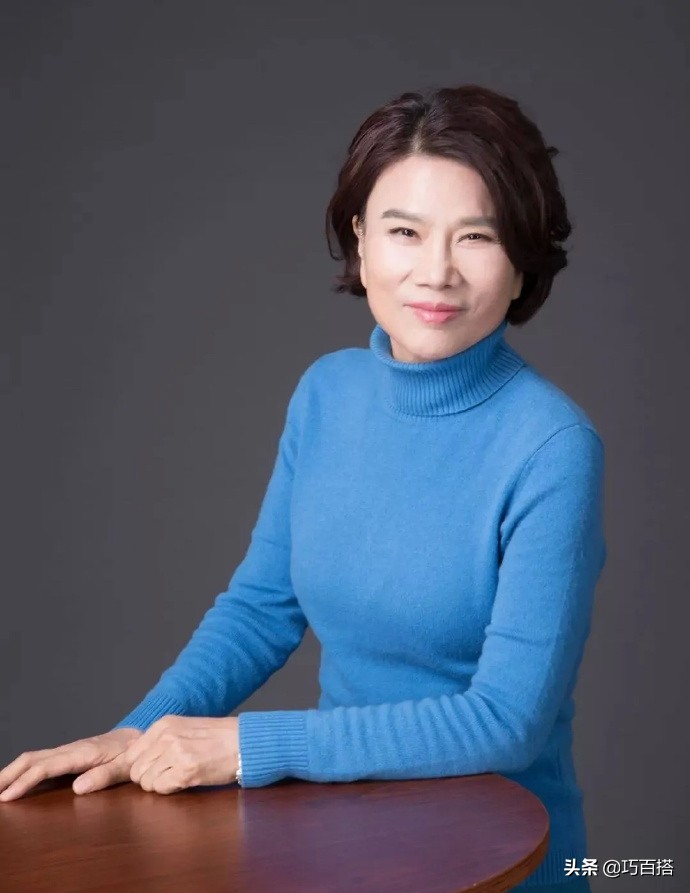 董明珠冬季服装搭配图片,60岁董明珠穿衣搭配