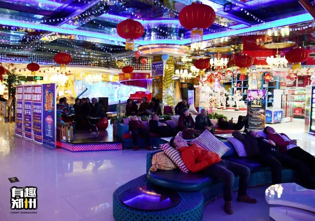 快被郑州遗忘的“建文”,是行政区人通向琐碎青春的任意门