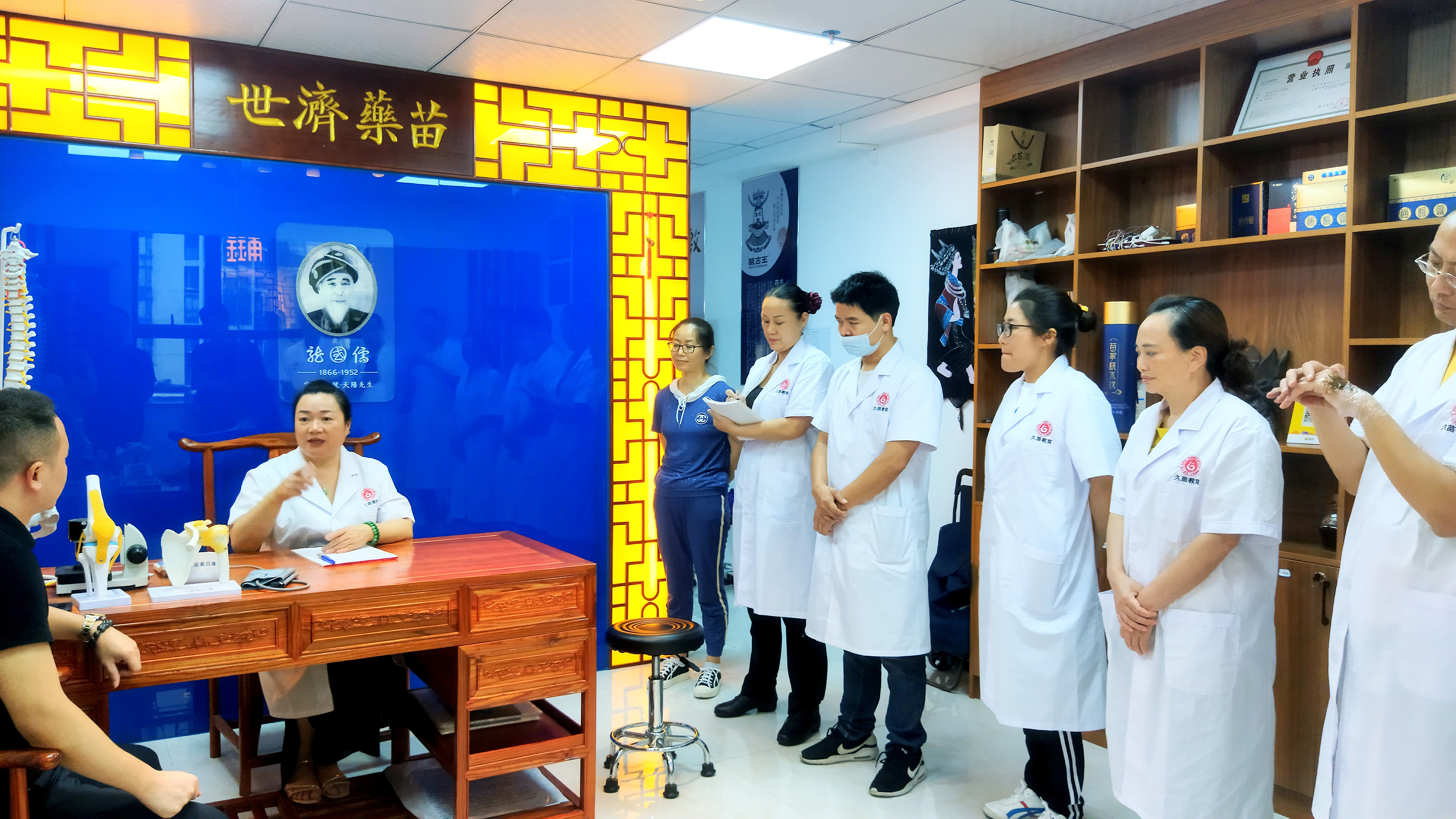 中国膏药未来发展前景,做膏药属于哪个行业