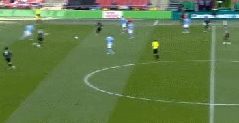 曼城5:1狼斯特林错失机会,复盘曼城1:2曼联