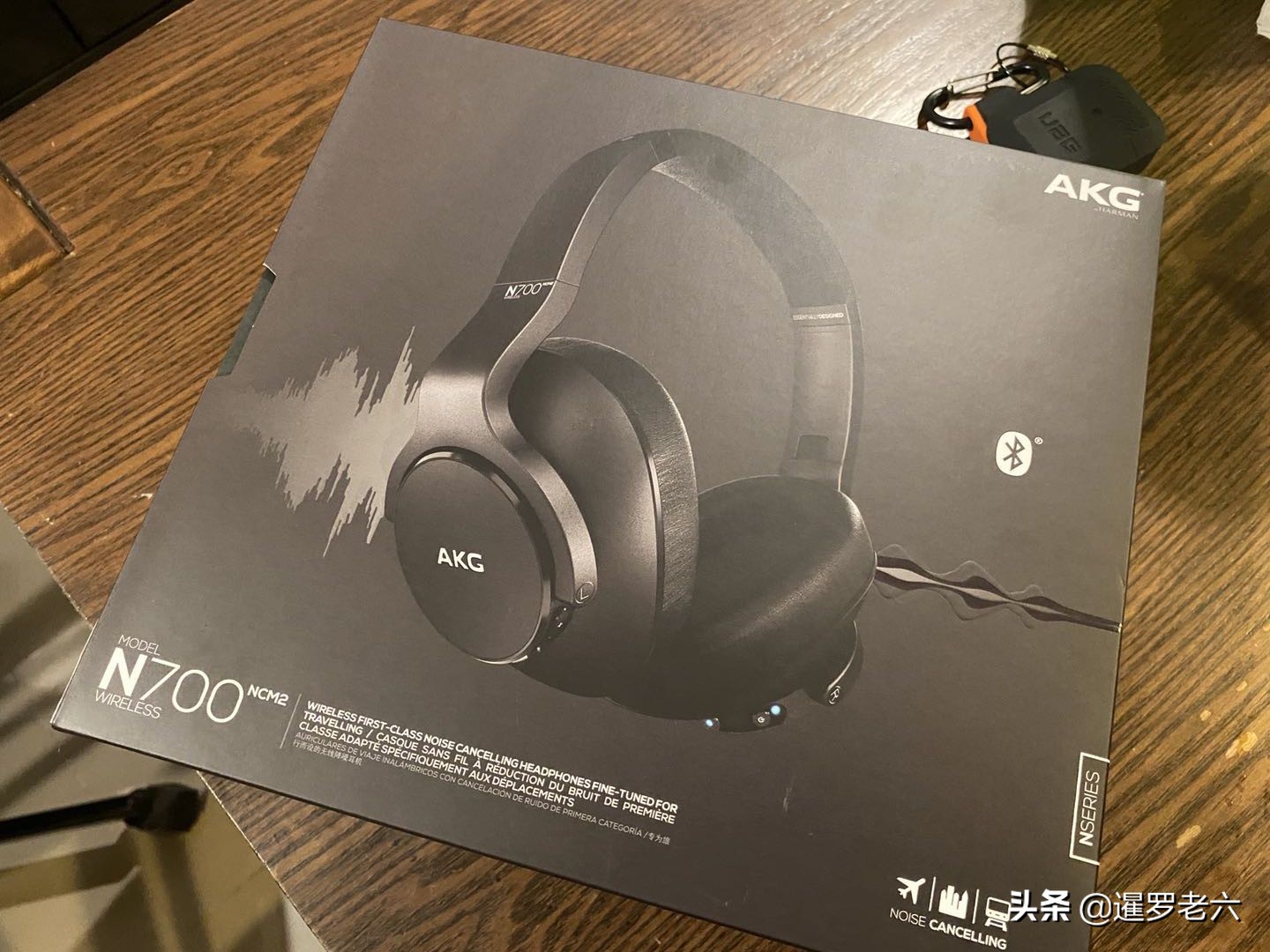 在曼谷逛商场,竟然还能捡到漏?AKG降噪耳机,比国内便宜太多