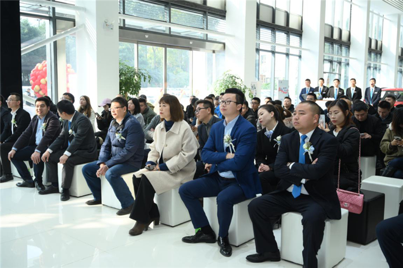 吉利9家s级经销商,成都吉利远程新能源一级经销商