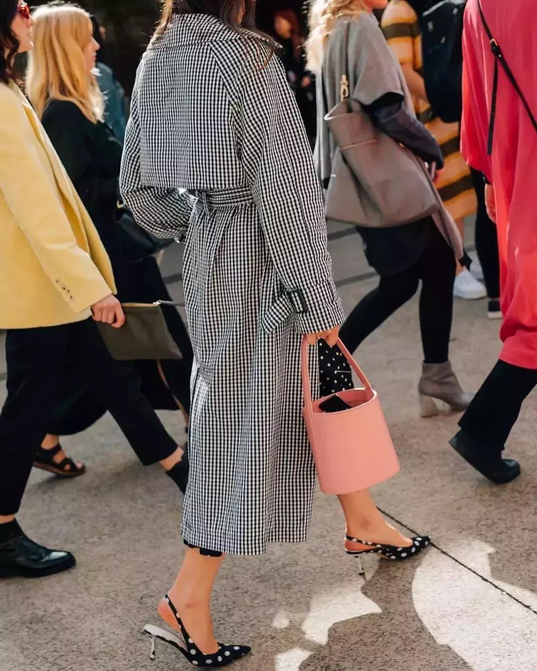 各种包的搭配风格,什么款的包最好搭配衣服