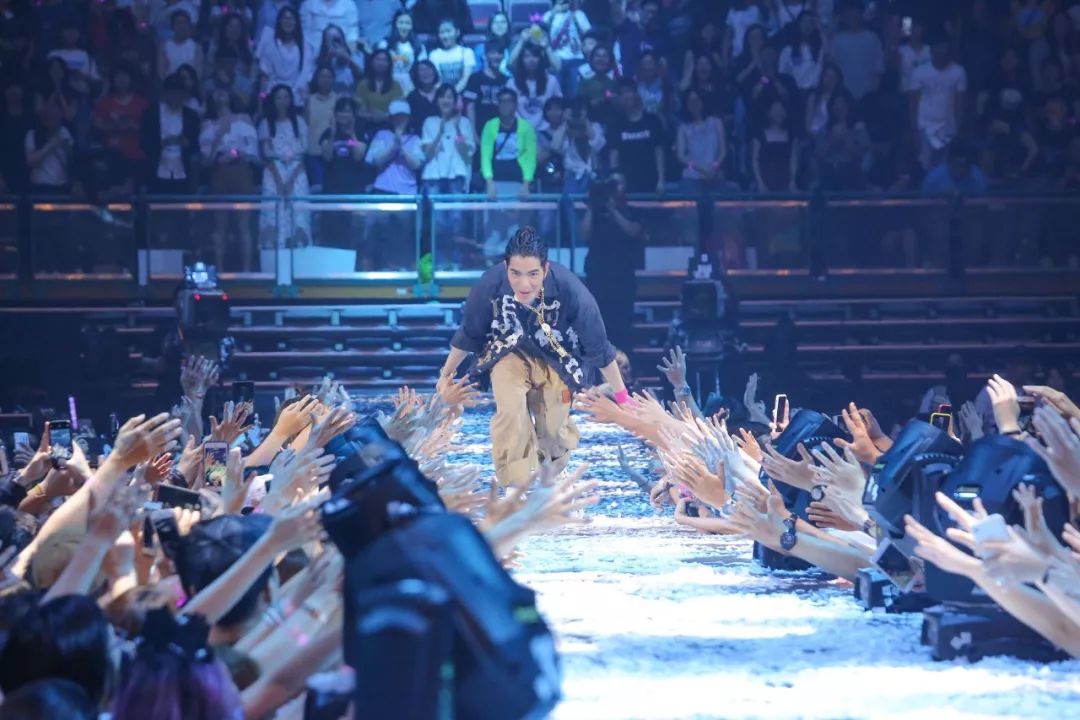 萧敬腾的单身豪宅曝光,萧敬腾8层豪宅曝光多少钱