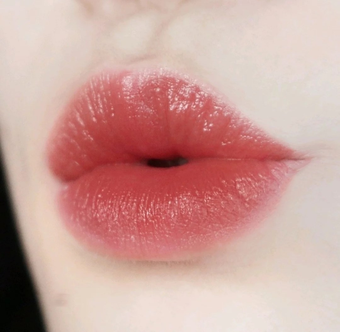 ysl冷门唇釉,ysl最新限定款粉色银管色号206